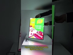 Pode ajustar livremente o quadro vertical ou horizontal, e mudar rapidamente o cartaz.