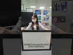 A imagem UV, comparando com a imagem tradicional, é muito mais colorida e com foco de luz.