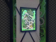 A caixa de luz de néon RGB pode mudar a cor da caixa de luz livremente.